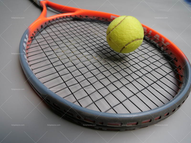 Tennis racket